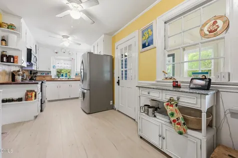 203 Vernon Street Broadway NC 27505