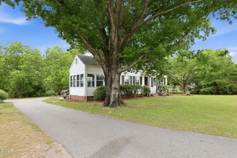 203 Vernon Street Broadway NC 27505