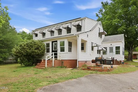 203 Vernon Street Broadway NC 27505