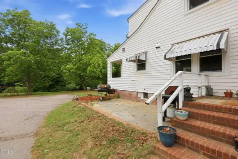 203 Vernon Street Broadway NC 27505