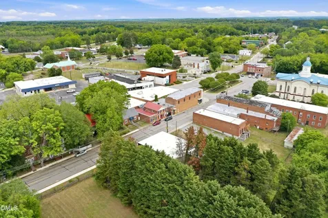 43 W Main Street W Yanceyville NC 27379