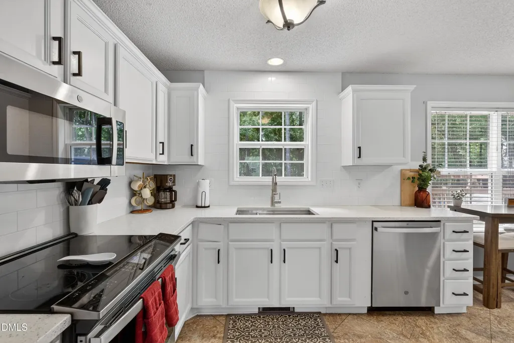 809 Swan Hill Court Fuquay Varina NC 27526