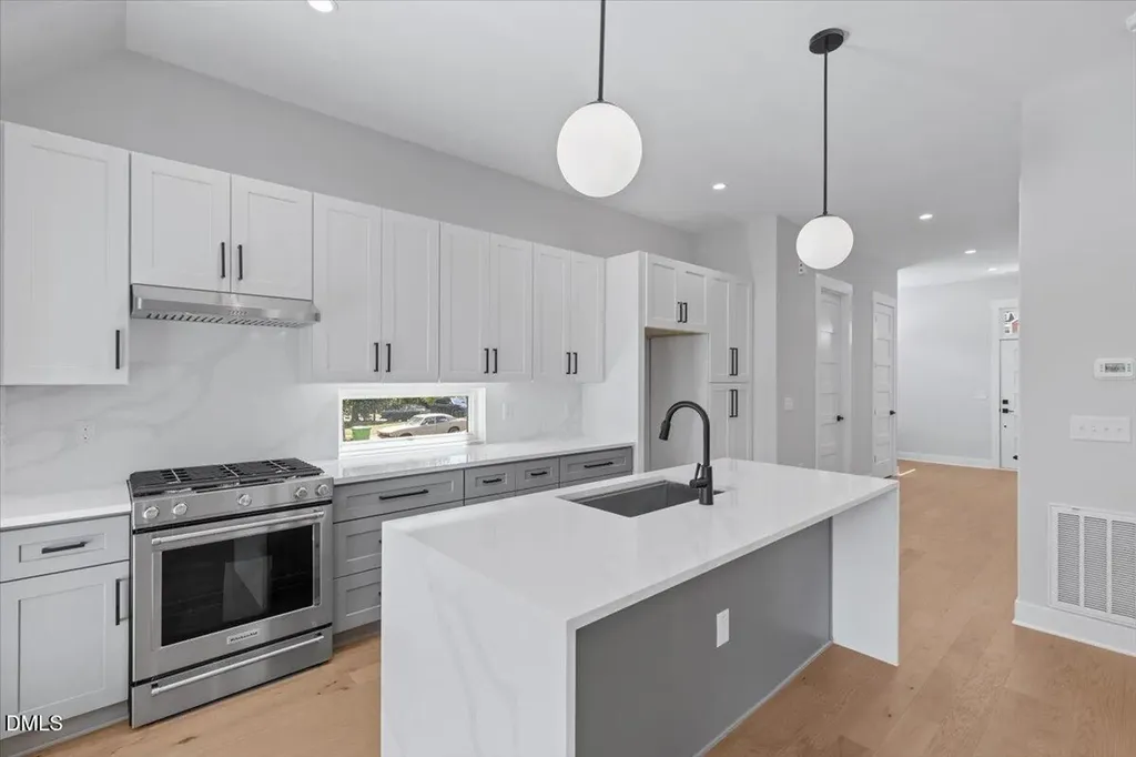 543 Bragg Street Raleigh NC 27610