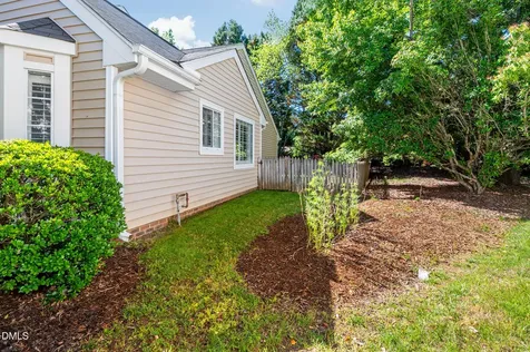 104 Duchess Lane Chapel Hill NC 27517