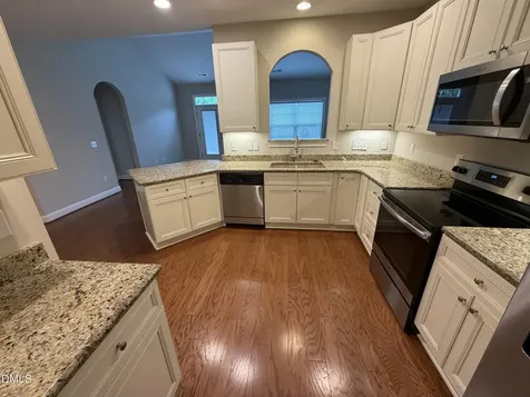 1123 Lake Michael Way Mebane NC 27302