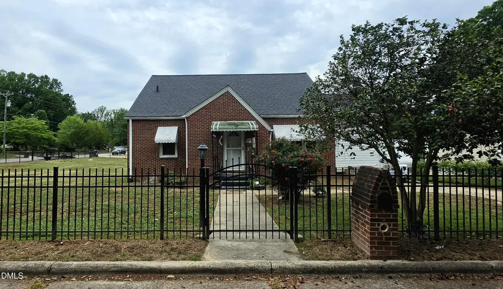 812 Oak Street Reidsville NC 27320