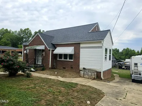 812 Oak Street Reidsville NC 27320