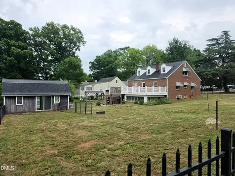 812 Oak Street Reidsville NC 27320
