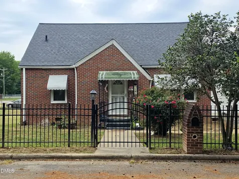 812 Oak Street Reidsville NC 27320