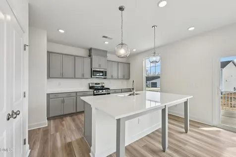 513 Hipwood Drive Zebulon NC 27597