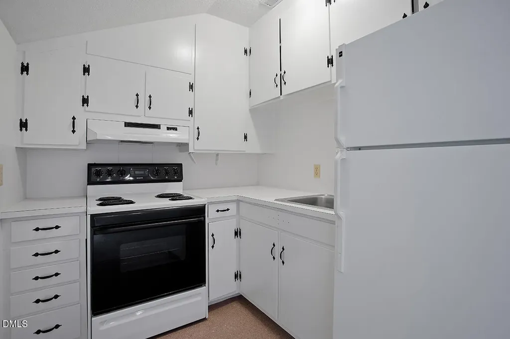 2152 Lakeshore Court Chapel Hill NC 27514