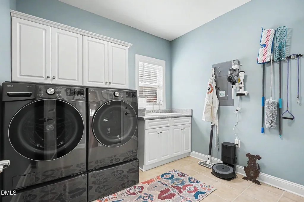 812 Canyoncreek Lane Fuquay Varina NC 27526