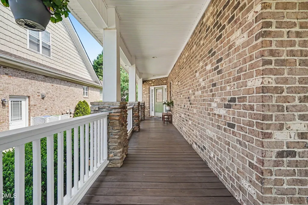 812 Canyoncreek Lane Fuquay Varina NC 27526