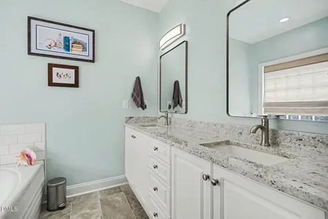 812 Canyoncreek Lane Fuquay Varina NC 27526
