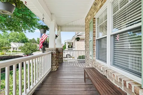 812 Canyoncreek Lane Fuquay Varina NC 27526