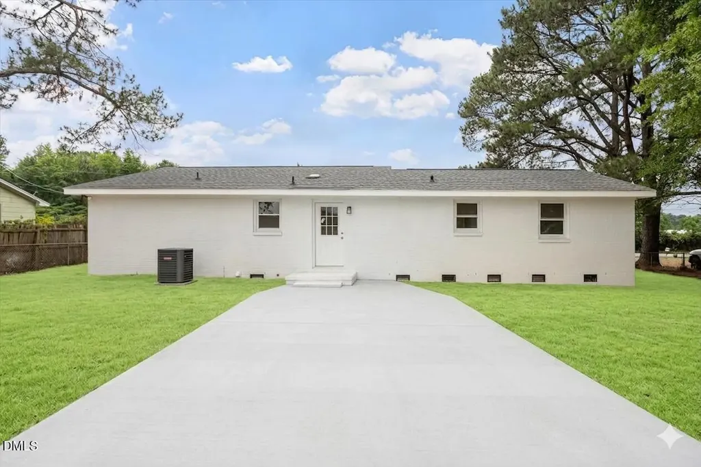 601 West Street Selma NC 27576