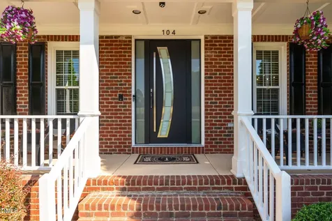 104 Circle On The Green Cary NC 27519