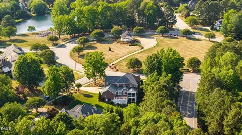 104 Circle On The Green Cary NC 27519