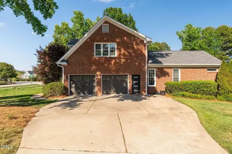 104 Circle On The Green Cary NC 27519