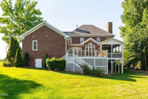 104 Circle On The Green Cary NC 27519