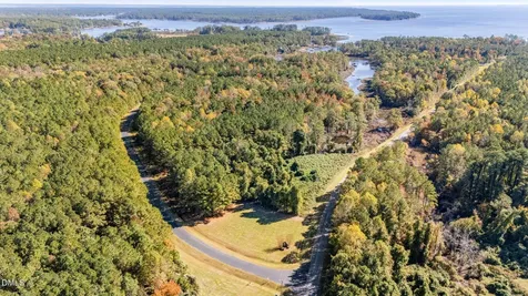 48 Tarpon Pointe Road Bath NC 27808
