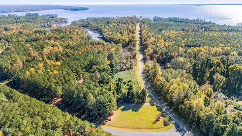 48 Tarpon Pointe Road Bath NC 27808