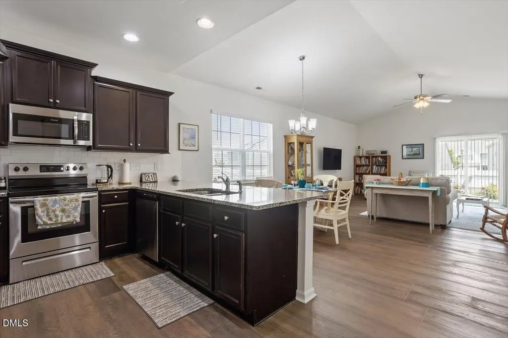 145 S Great White Way Clayton NC 27527