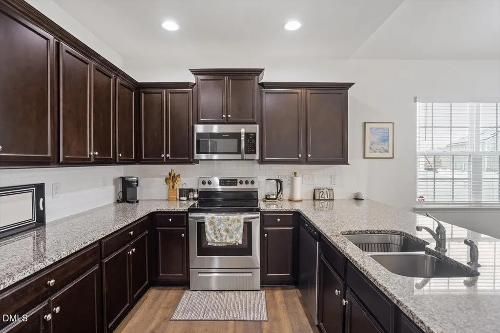 145 S Great White Way Clayton NC 27527