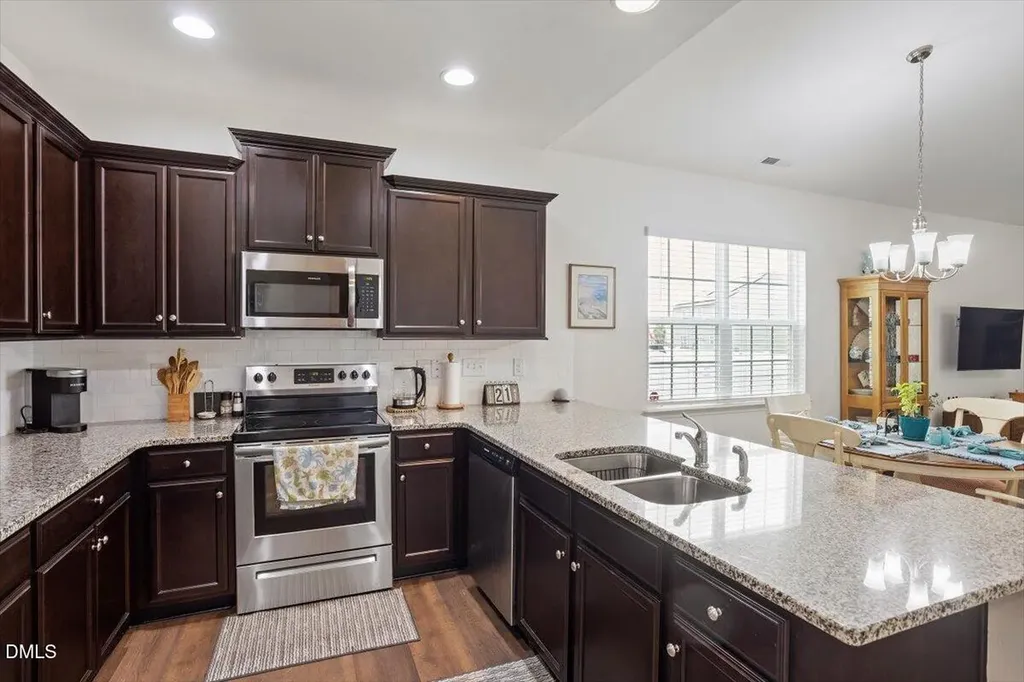 145 S Great White Way Clayton NC 27527