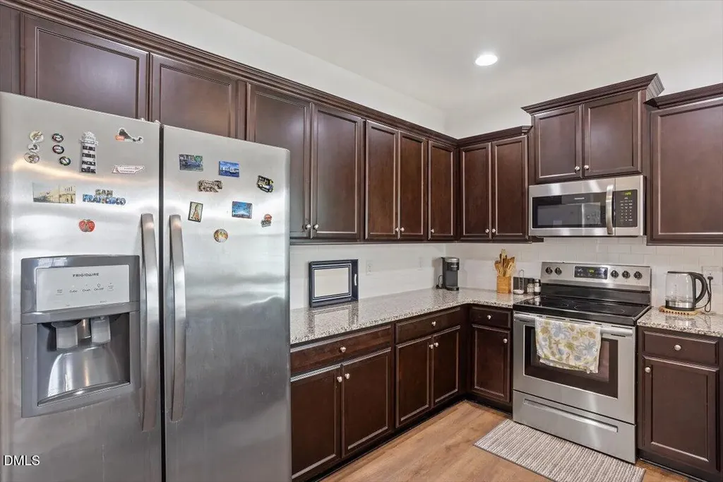 145 S Great White Way Clayton NC 27527