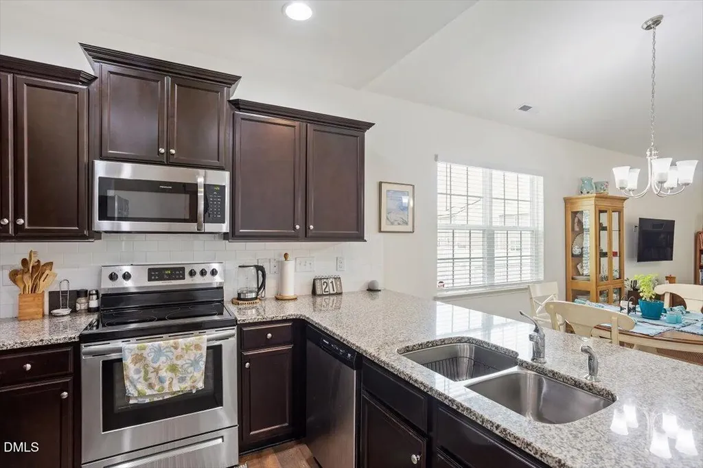 145 S Great White Way Clayton NC 27527