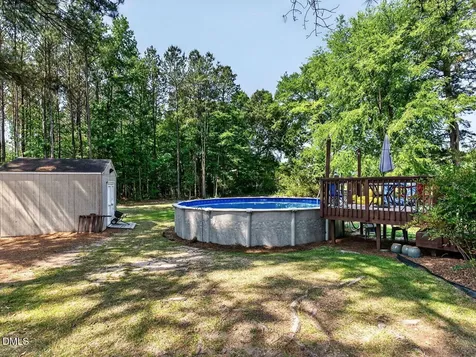 2438 Nc 27 Coats NC 27521