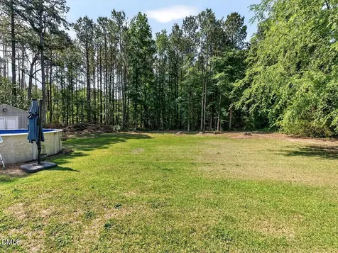 2438 Nc 27 Coats NC 27521