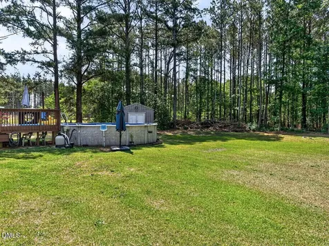 2438 Nc 27 Coats NC 27521