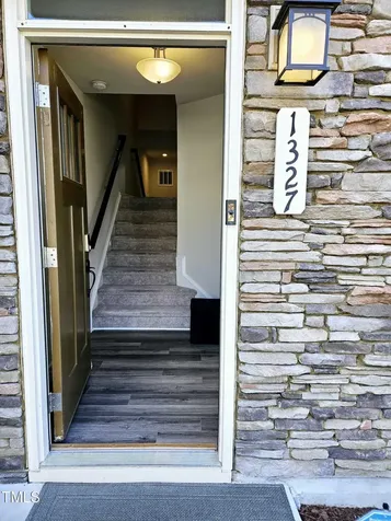 1327 Channing Park Cir Circle Cary NC 27519