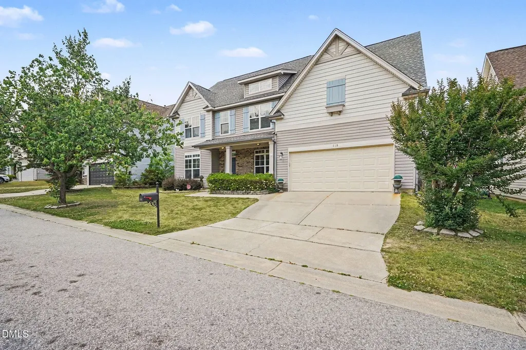219 E Quailwood Drive Fuquay Varina NC 27526