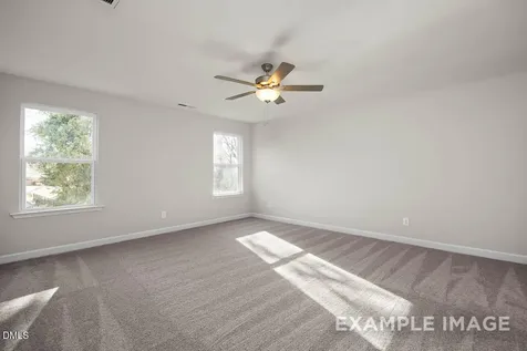 323 Queensferrry Lane Aberdeen NC 28387