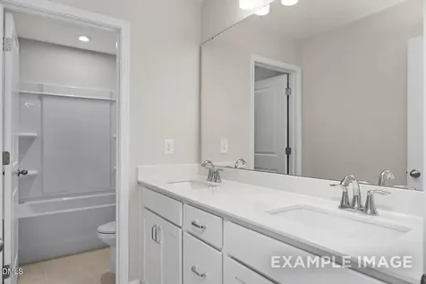 323 Queensferrry Lane Aberdeen NC 28387