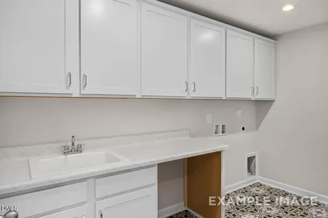 323 Queensferrry Lane Aberdeen NC 28387