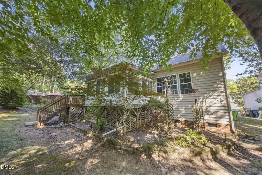 8704 Springhouse Lane Raleigh NC 27617