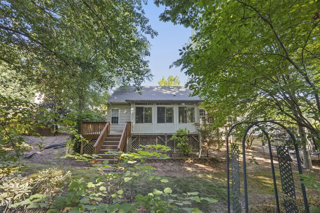 8704 Springhouse Lane Raleigh NC 27617