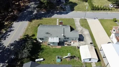 207 W Church Street Walstonburg NC 27888
