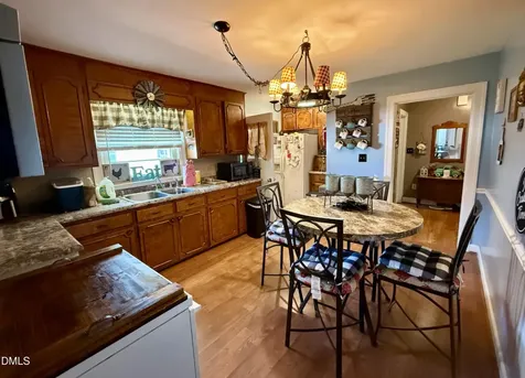 207 W Church Street Walstonburg NC 27888