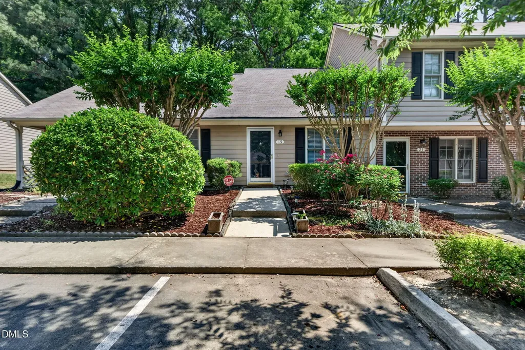 19 Crystal Oaks Court Durham NC 27707