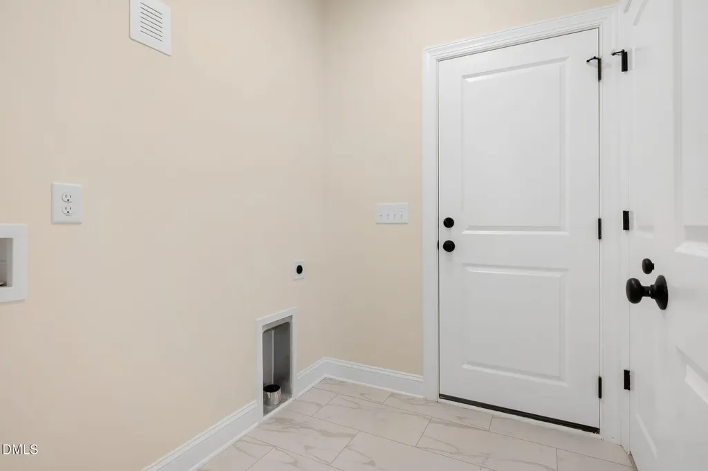 9453 Nc 42 Holly Springs NC 27540