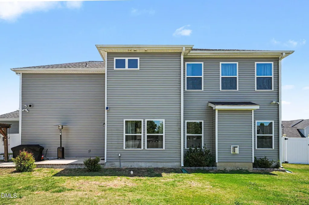 17 Barton Bay Lane Clayton NC 27520