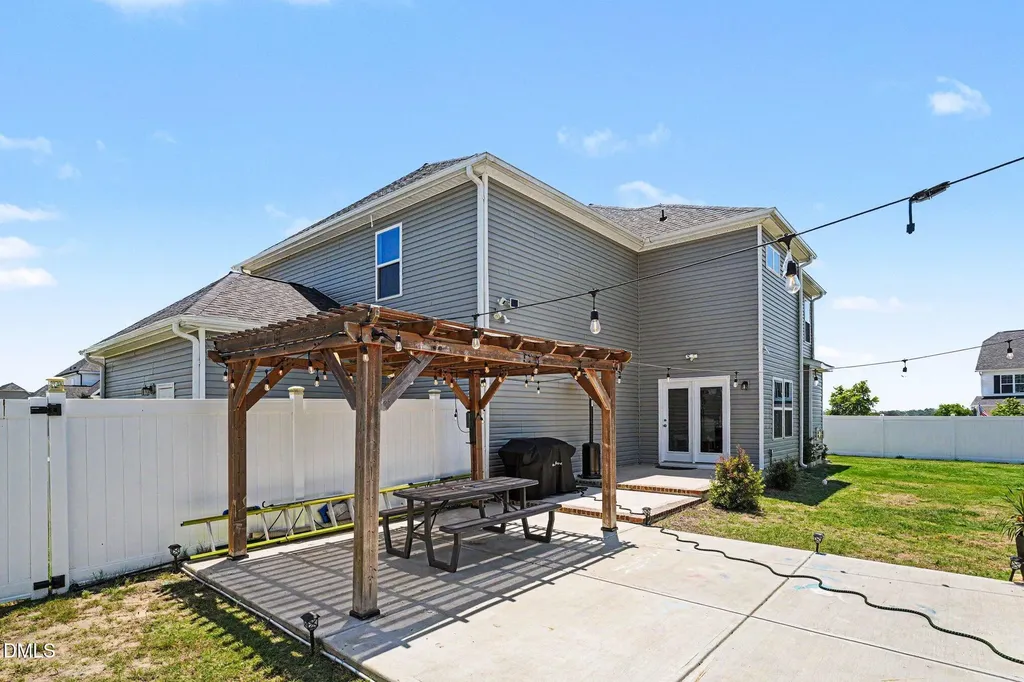 17 Barton Bay Lane Clayton NC 27520