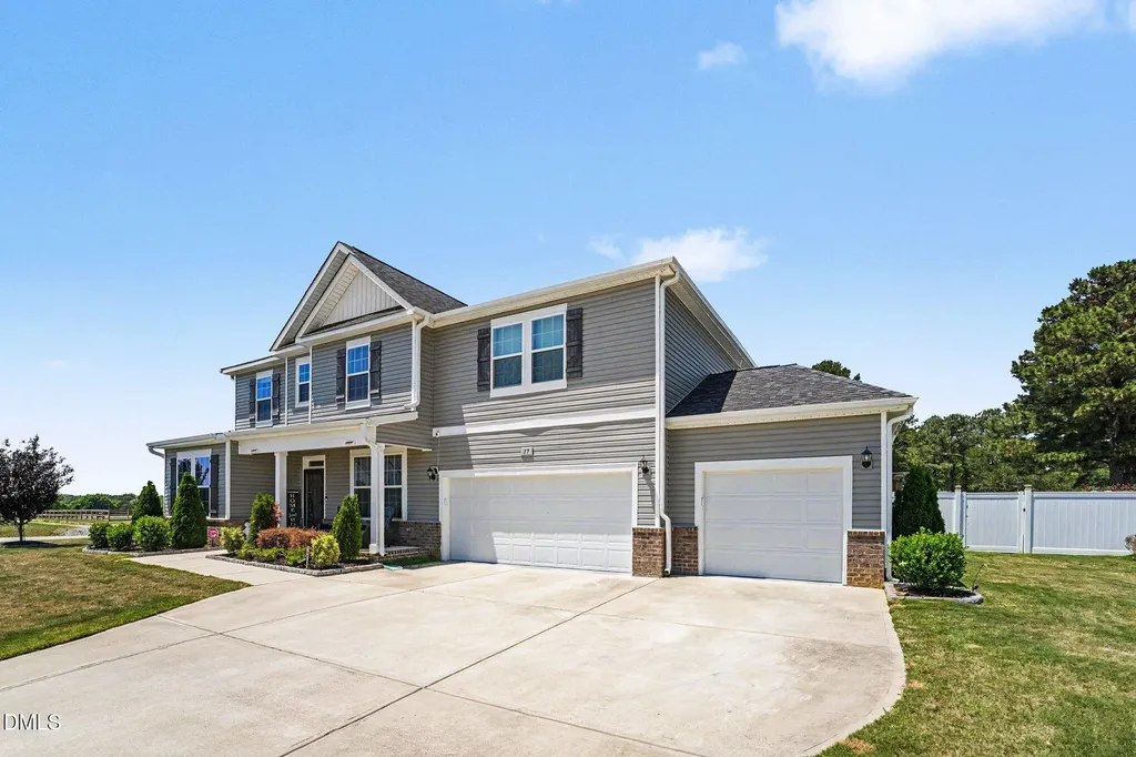 17 Barton Bay Lane Clayton NC 27520