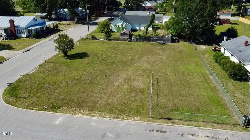 102 Whitley Street Walstonburg NC 27888