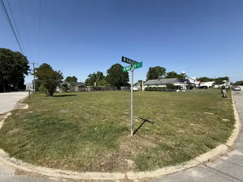 102 Whitley Street Walstonburg NC 27888